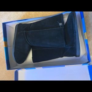 BearPaw Black Winter Boots Size 10